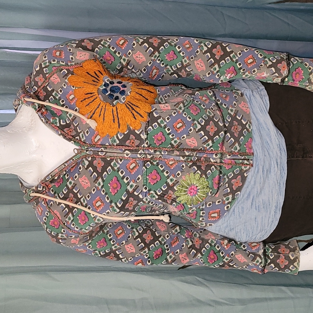 Lucky Brand embroidered multicolor Hoodie size xs